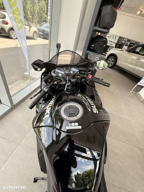 Suzuki GSX 1300R Hayabusa - 3