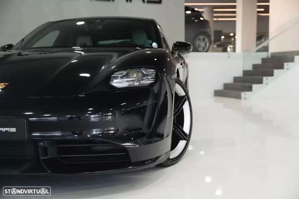 Porsche Taycan Turbo - 3