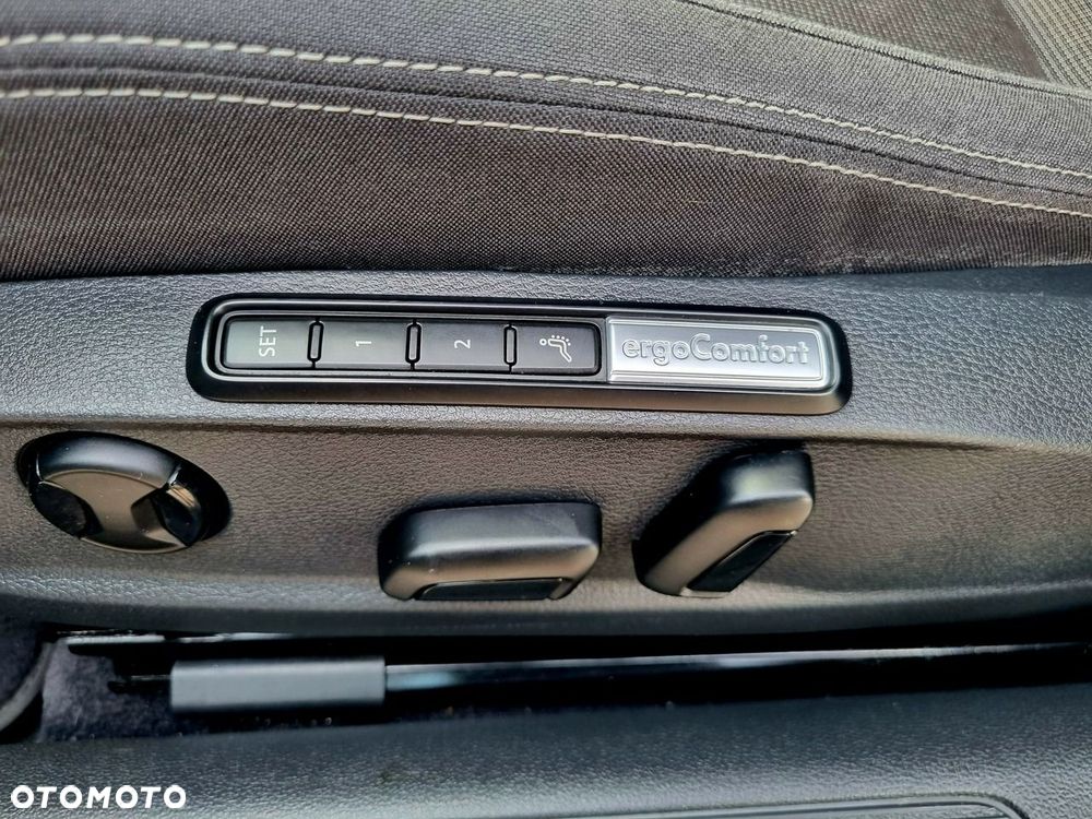 Volkswagen Passat - 10
