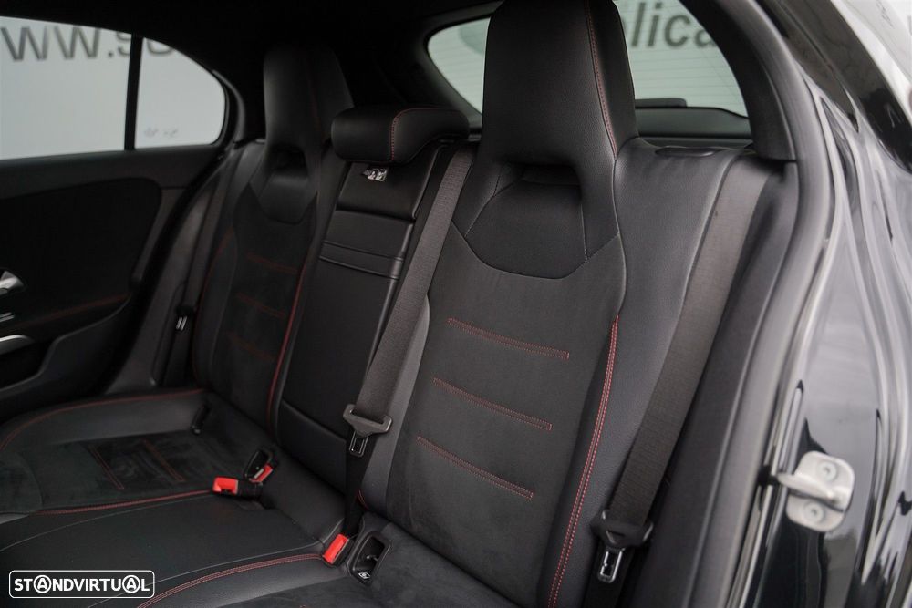 Mercedes-Benz A 250 e AMG Line - 13