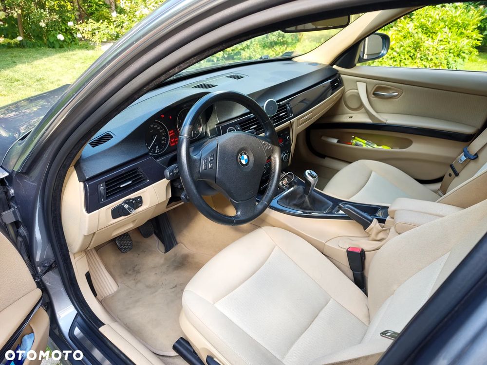 BMW Seria 3 325i - 7