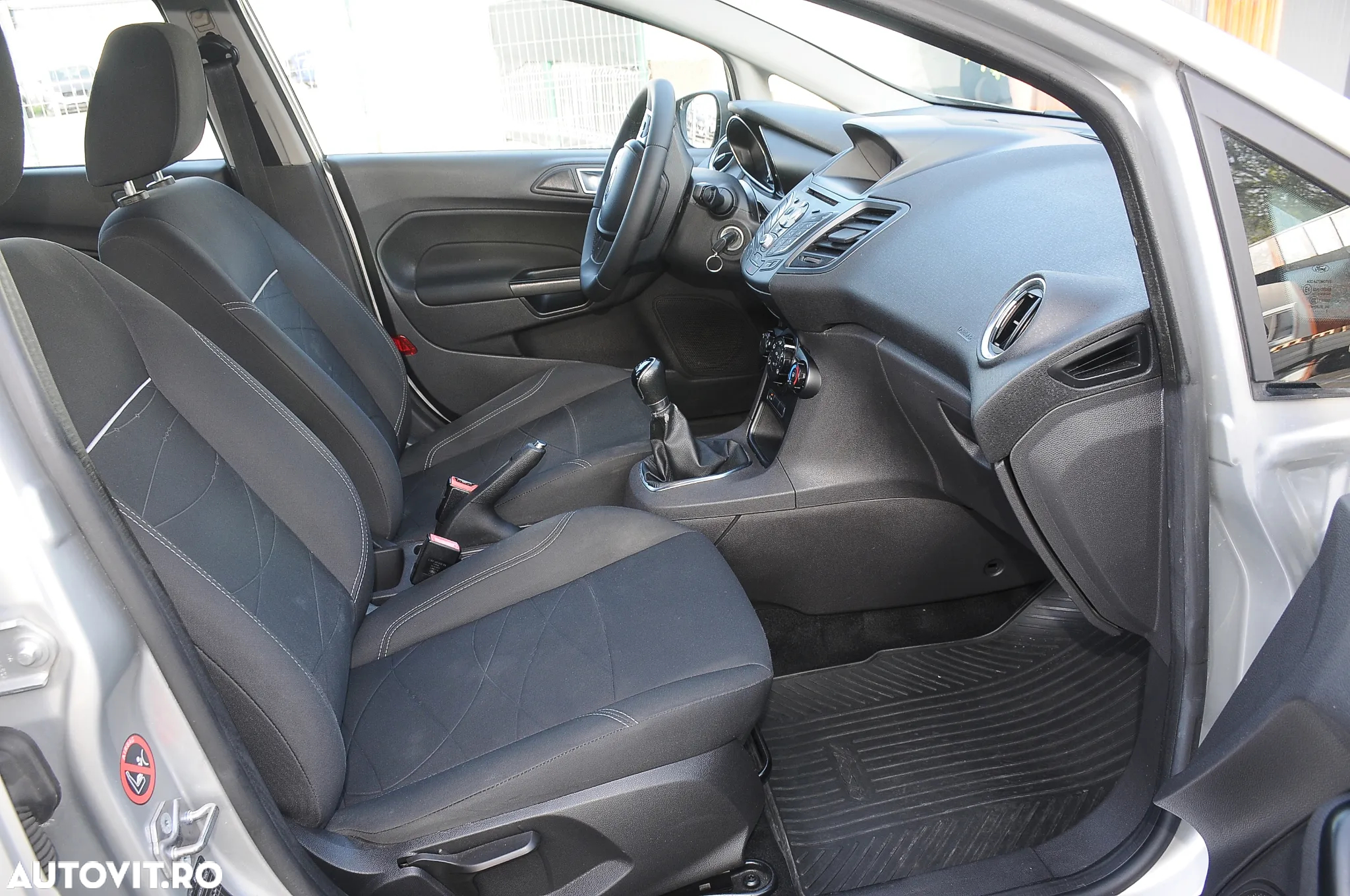 Ford Fiesta 1.6 TDCi DPF Trend - 12