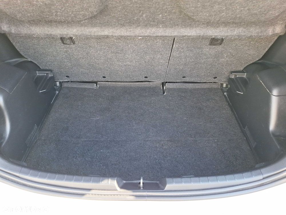 Toyota Yaris - 8