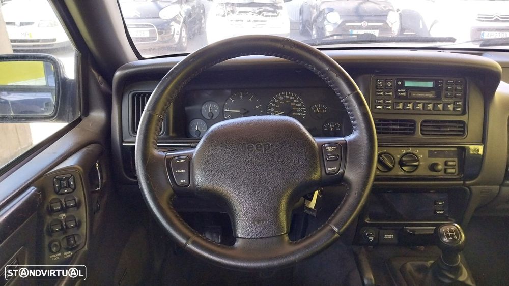 Jeep Grand Cherokee 2.5 TD Laredo - 8