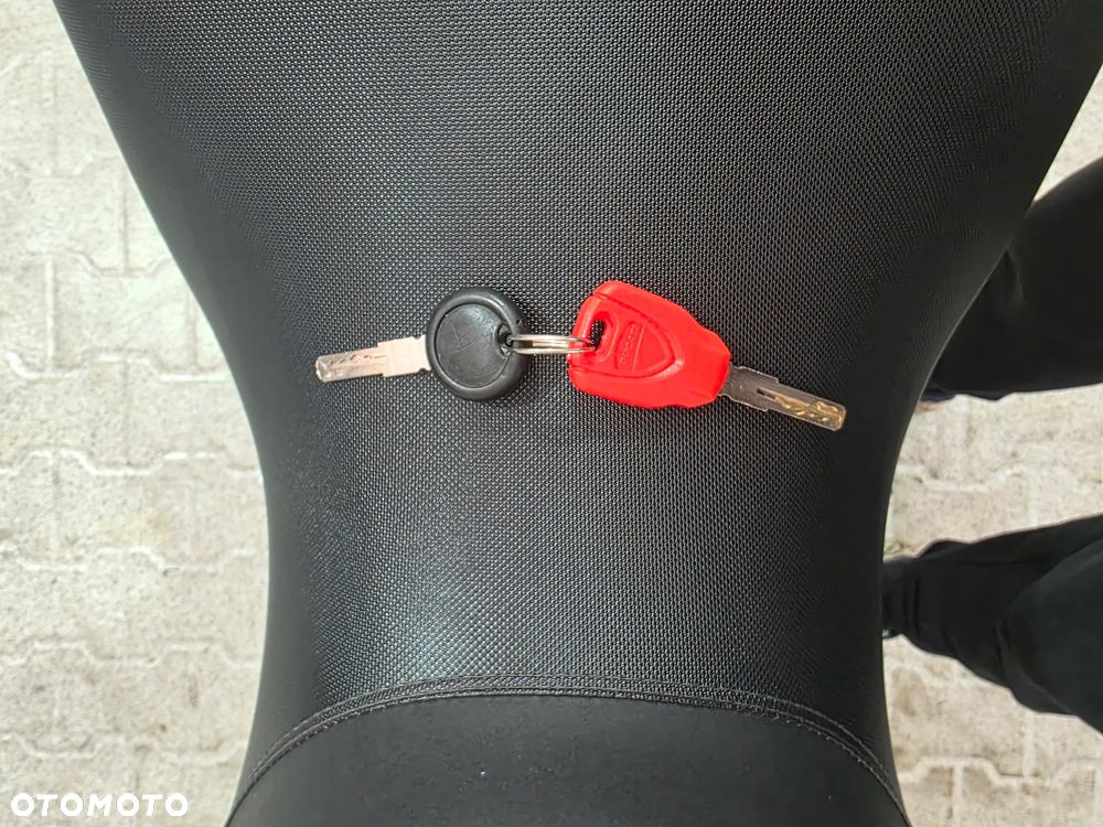 Moto Guzzi 1200 - 30