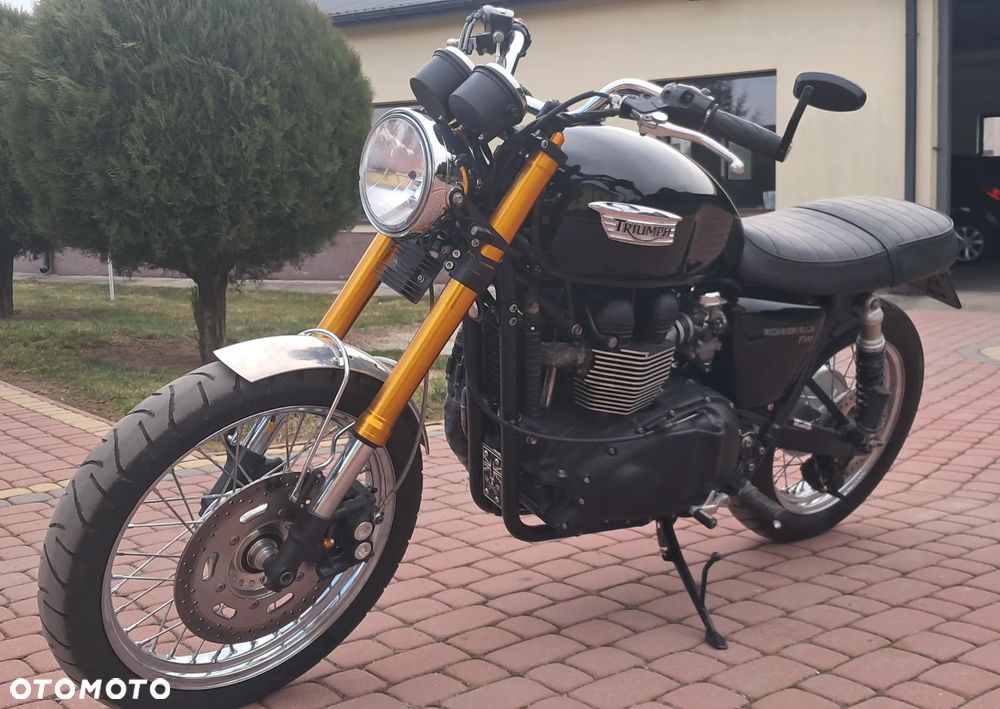 Triumph Bonneville - 9