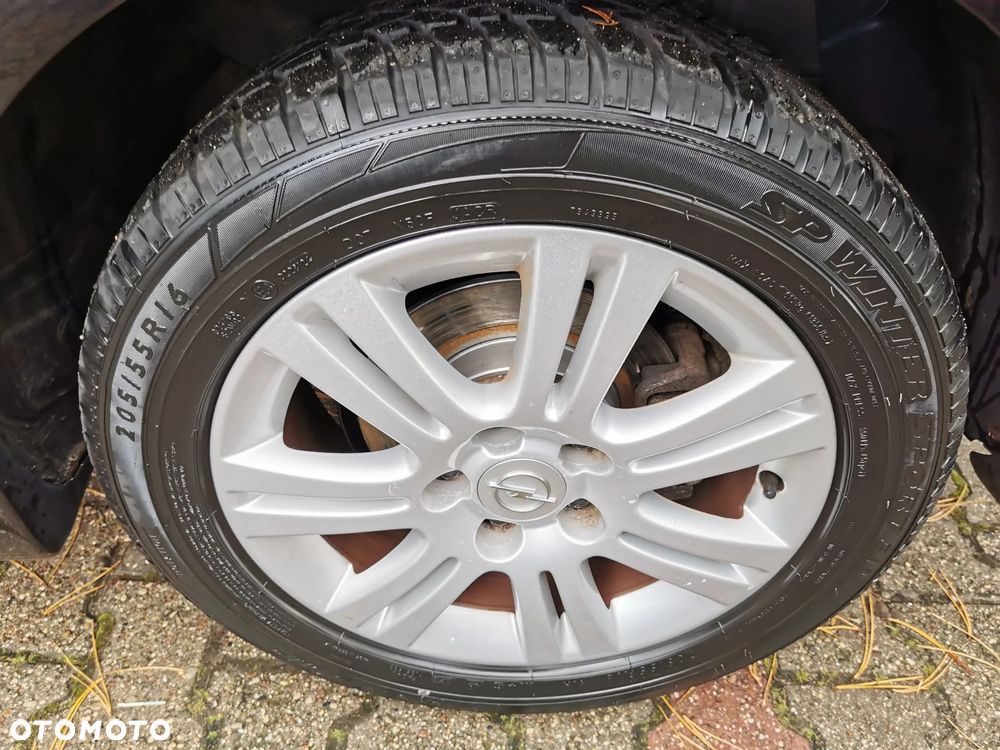 Opel Astra III GTC 1.8 Sport - 37