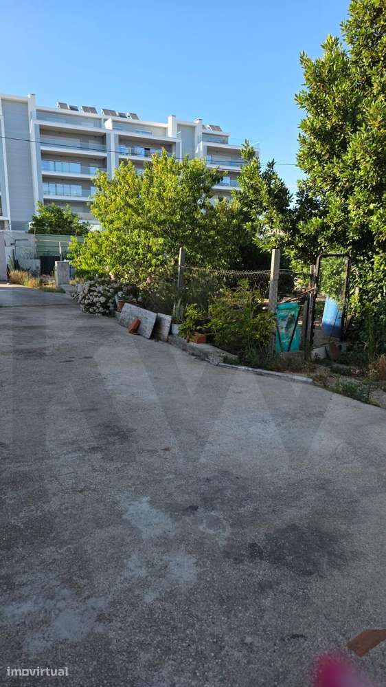 Terreno de 690m2 com Benfeitoria no Montijo - Grande imagem: 4/22