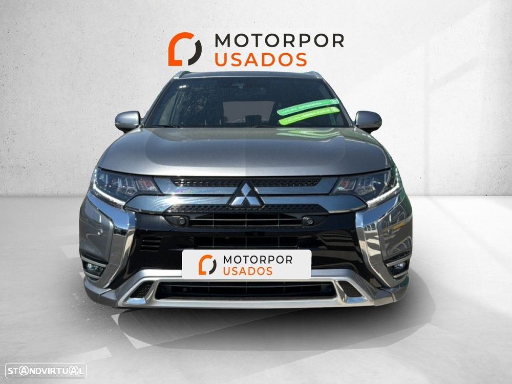Mitsubishi Outlander - 2