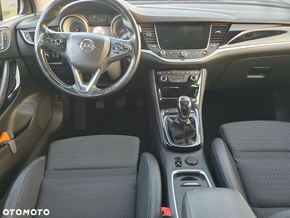 Volvo V40 T3 R-Design Kinetic - 24