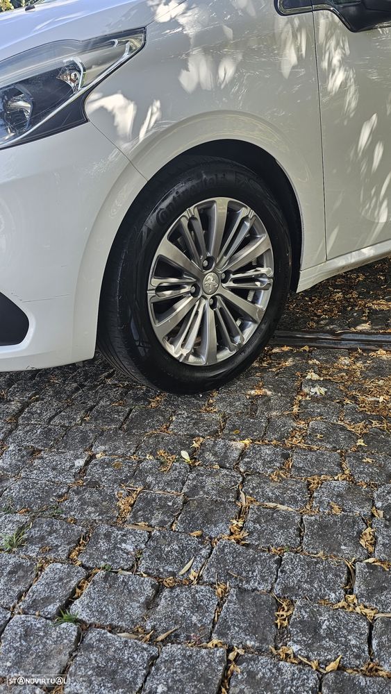 Peugeot 208 1.2 PureTech Allure - 7