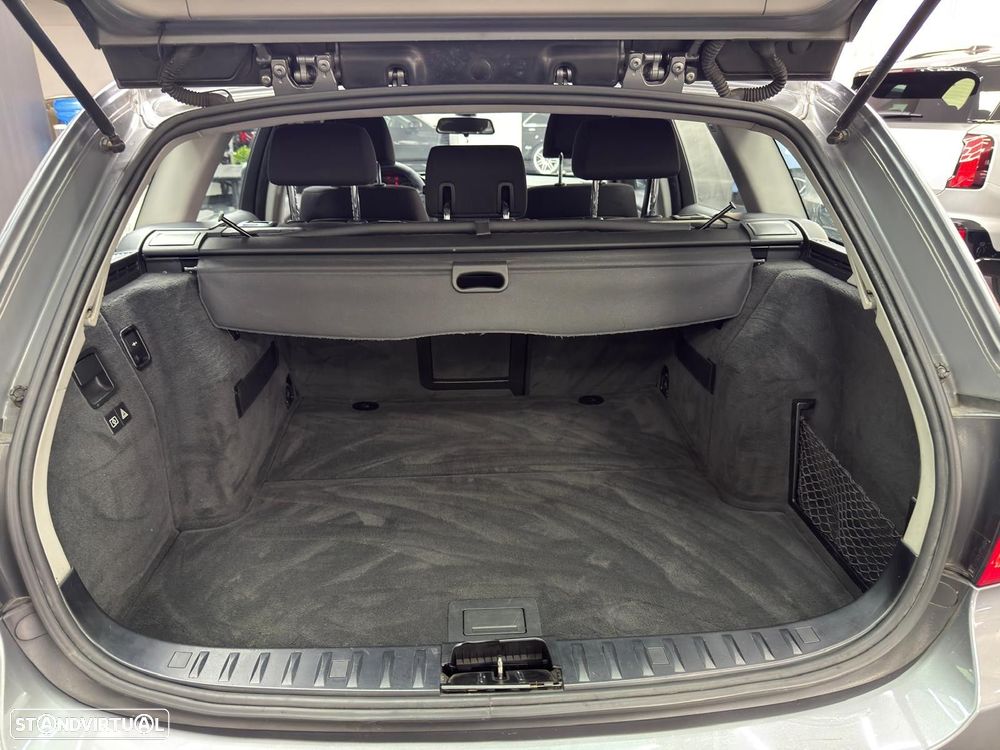 BMW 318 d Navigation Sport - 10