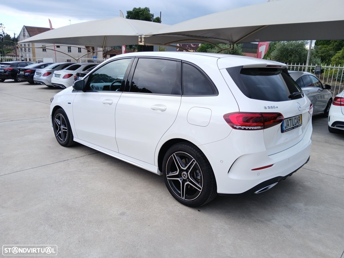 Mercedes-Benz B 250 e AMG Line - 8