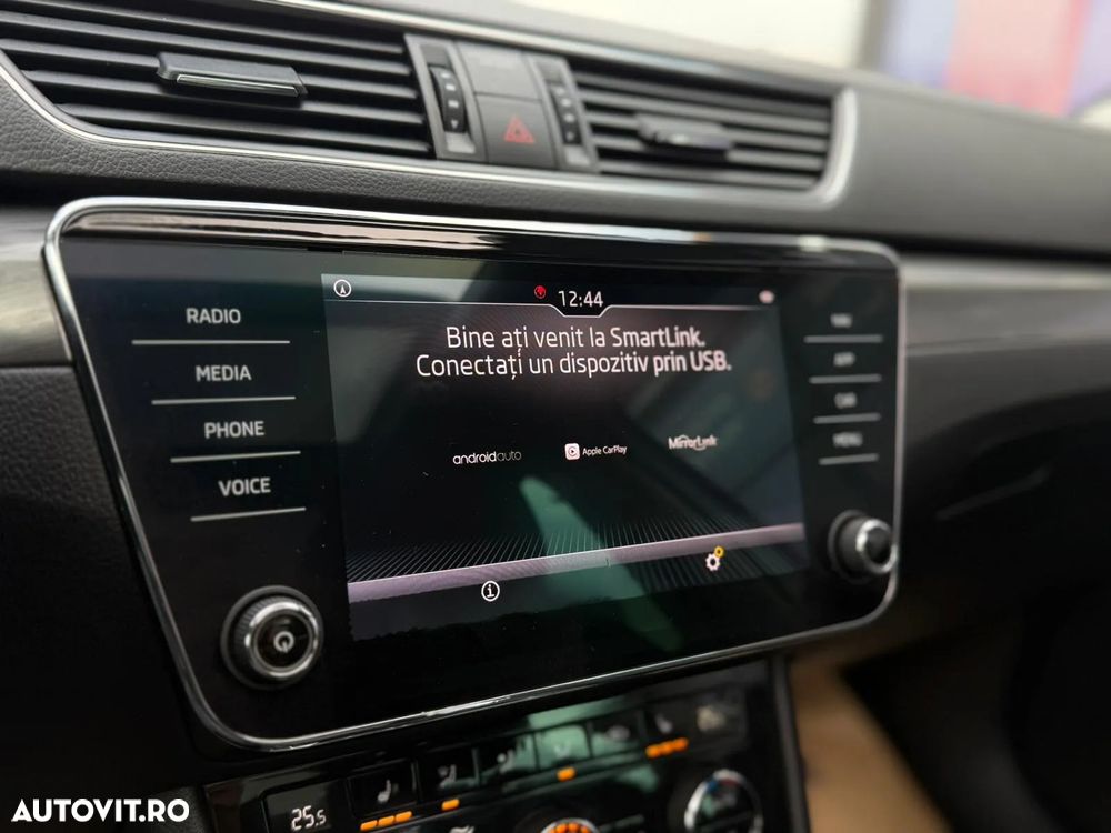 Skoda Superb Combi 2.0 TDI DSG Premium Edition - 18