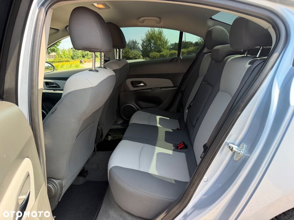 Chevrolet Cruze 1.8 LT+ - 22