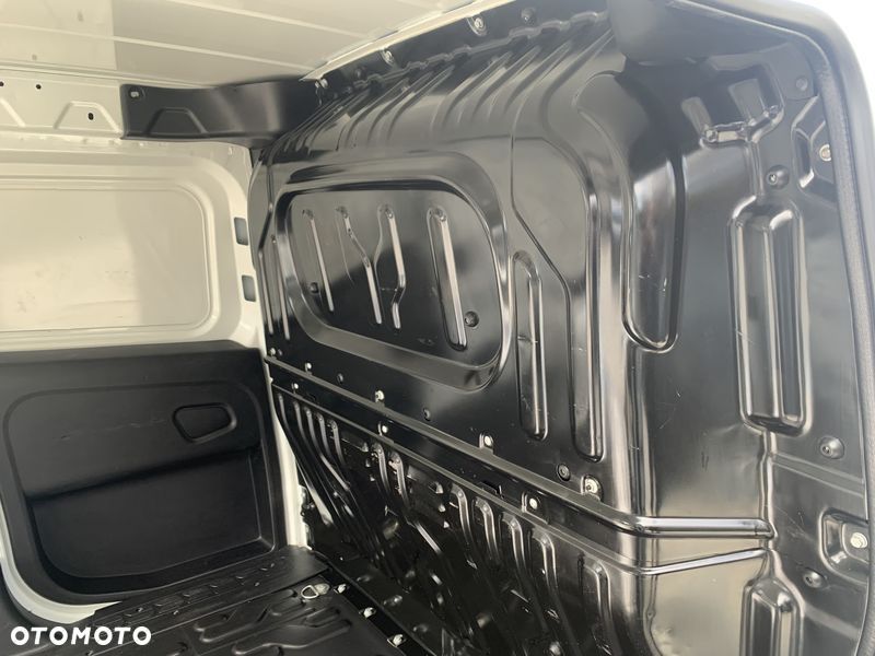 Fiat PROFESSIONAL DOBLO L2 Long VAN MAXI WZMOCNIONY Ładowność 961kg, Homologacja cięż. VAT-1, HAK 1300kg wpinany, BAGAŻNIK, Alarm, Czujniki parkowania, Halogeny, Podgrzewane fotele, Koła 16' MOCNY NAPĘD 1.6 MultiJet, 105KM Emisja spalin Euro-6, Skrzynia biegów 6cio stopniowa! Oryginalna zabudowa paki, - 31