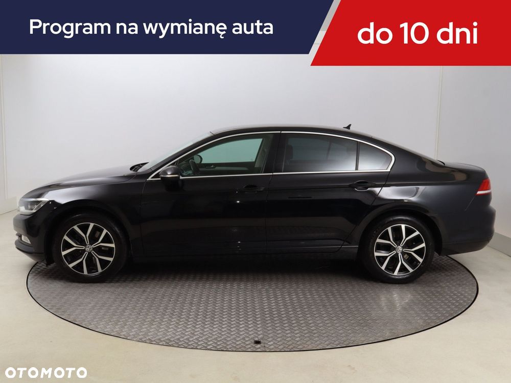 Volkswagen Passat - 4