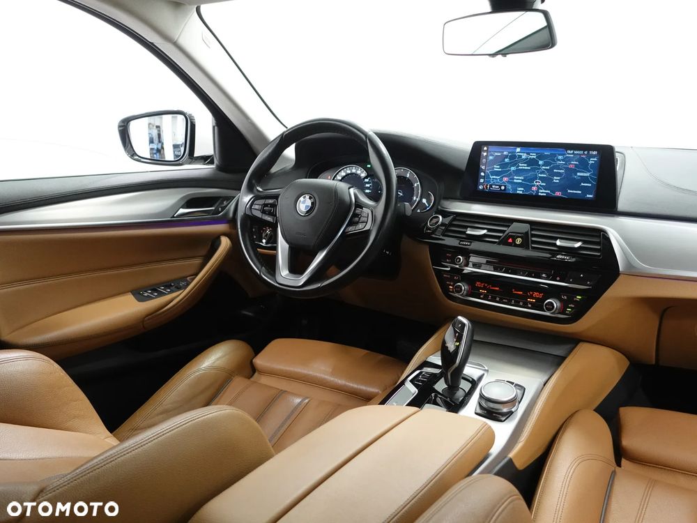 BMW Seria 5 520d xDrive Luxury Line - 28