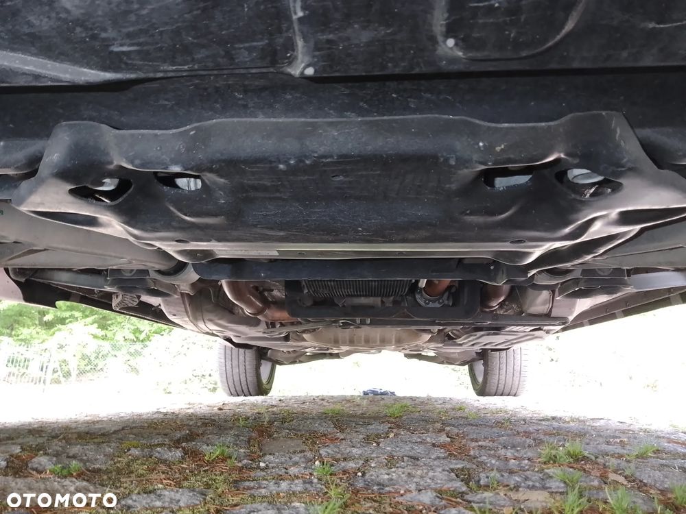 Jeep Grand Cherokee - 25