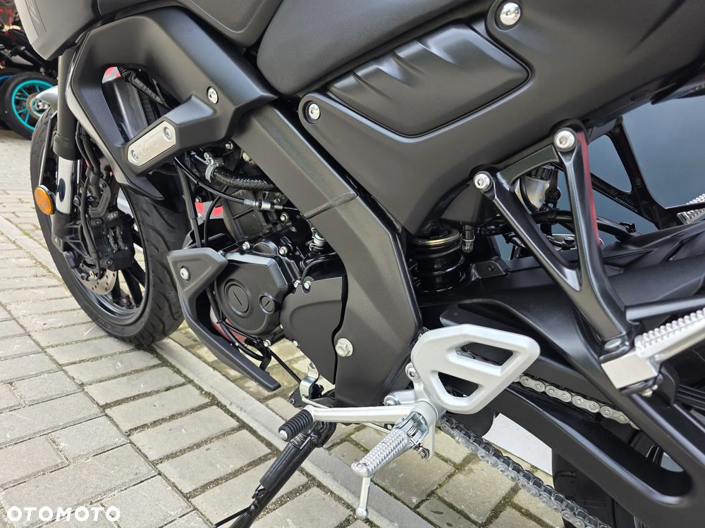 Yamaha MT - 22