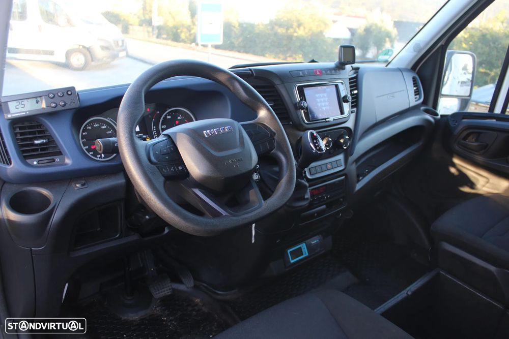 Iveco Daily 35-140 HiMatic // C/FRIO - 10