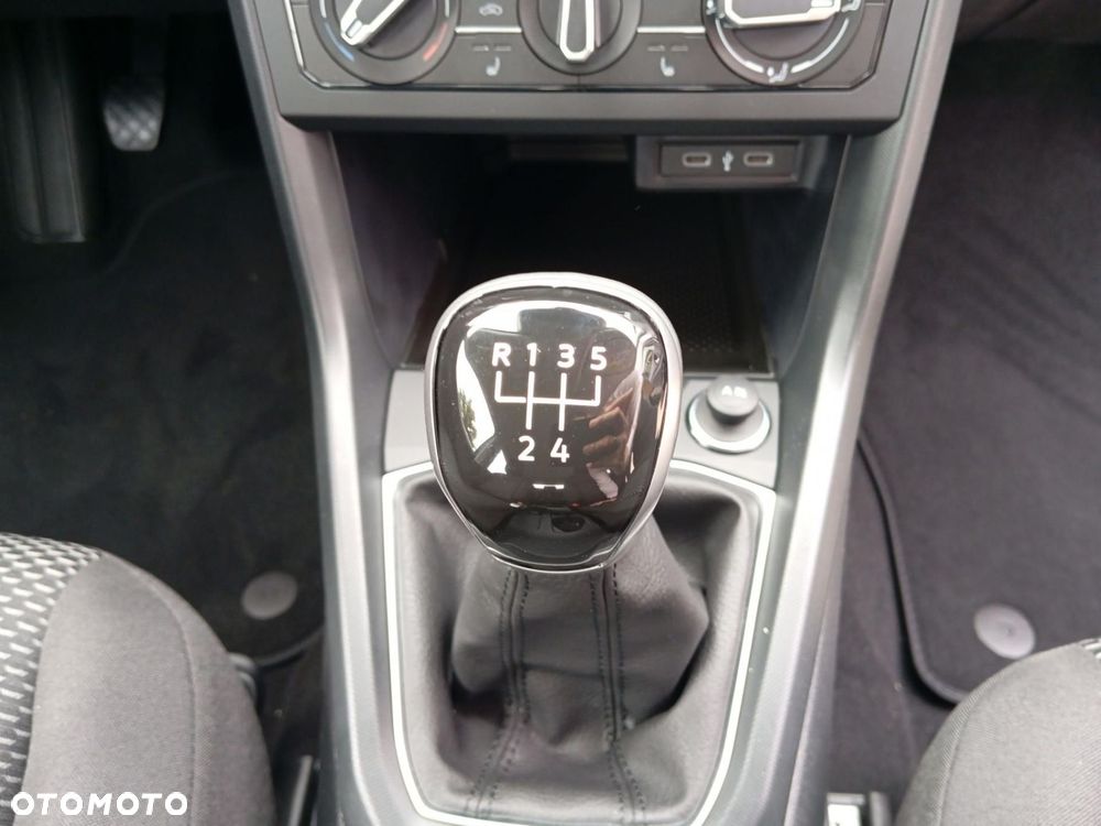 Volkswagen T-Cross - 22