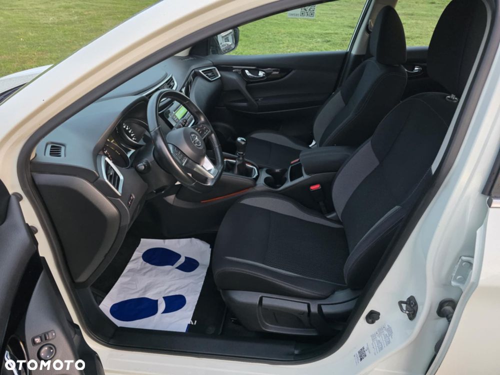 Nissan Qashqai 1.6 dCi N-Connecta - 10