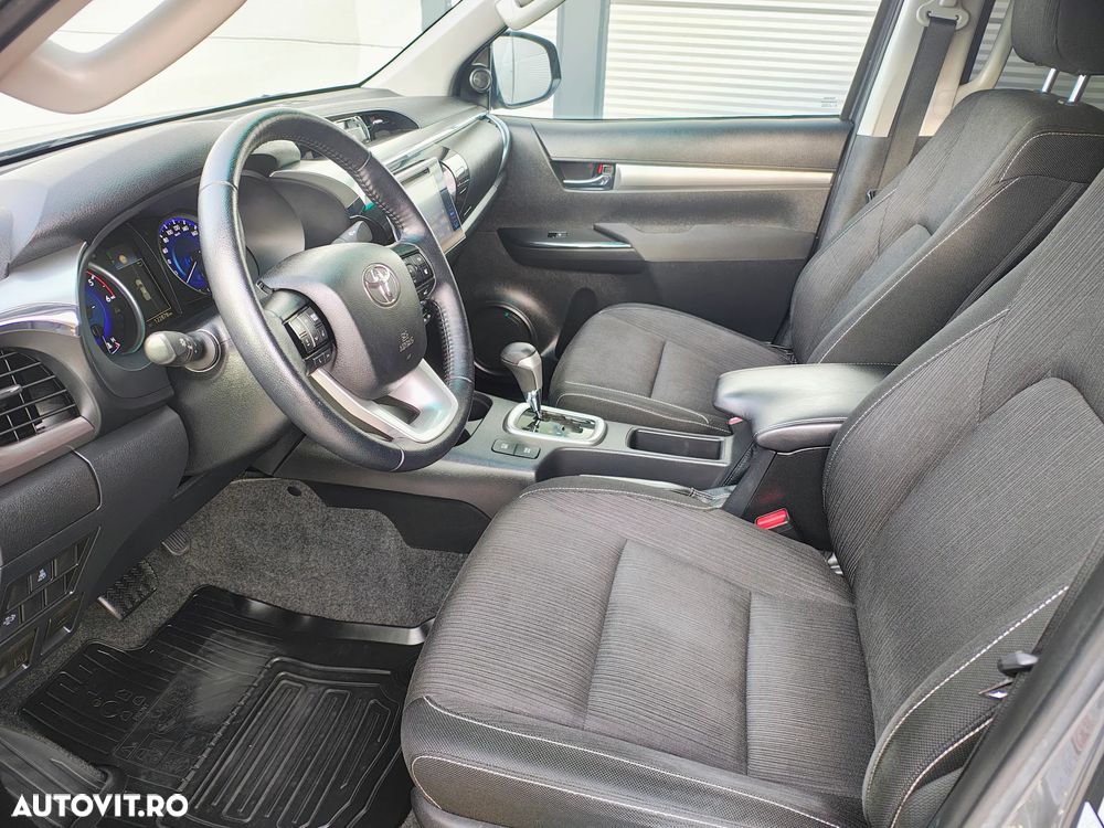 Toyota Hilux 4x4 Double Cab A/T Invincible - 12