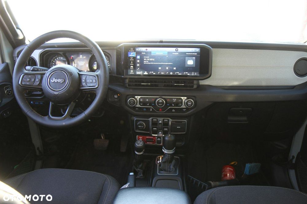Jeep Wrangler - 22