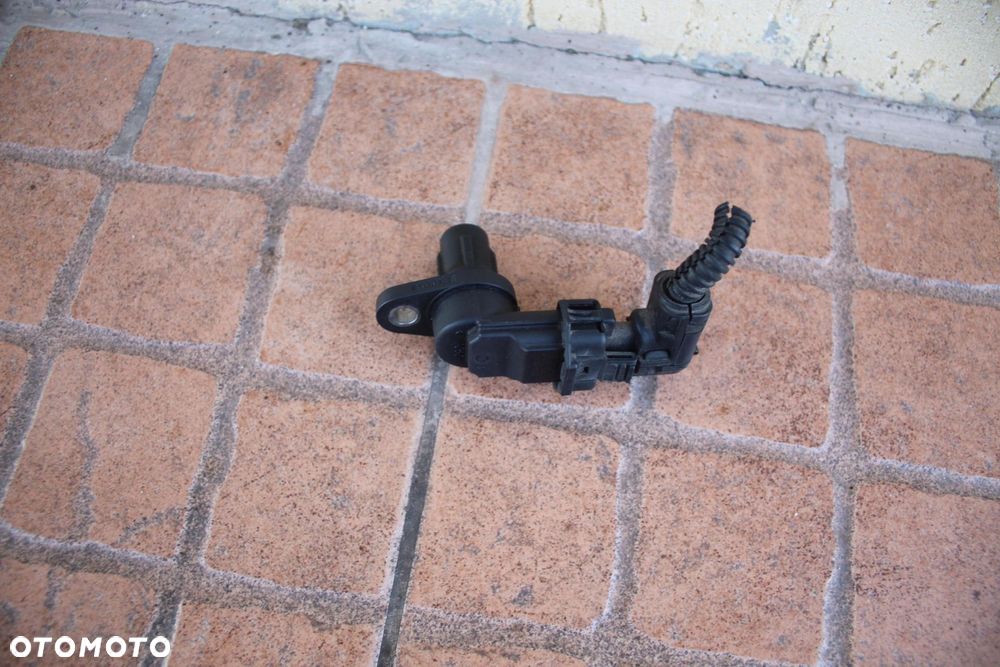 CZUJNIK WAŁKA ROZRZĄDU OPEL CORSA D 1.0 93310500