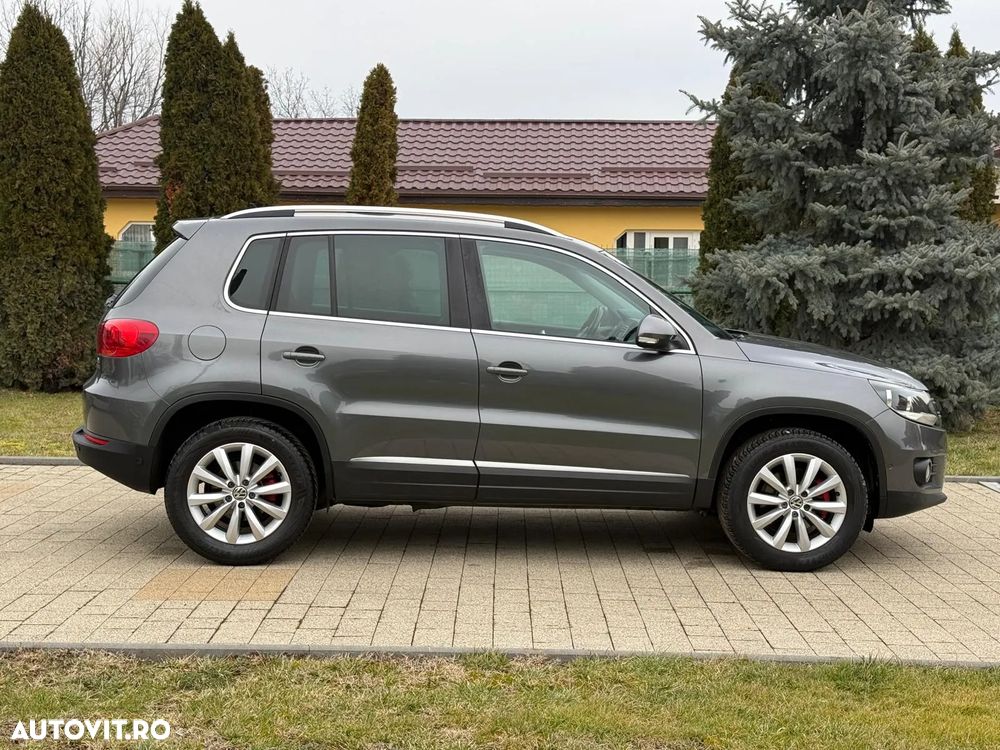 Volkswagen Tiguan 2.0 TDI DPF BlueMotion Technology Exclusive - 18