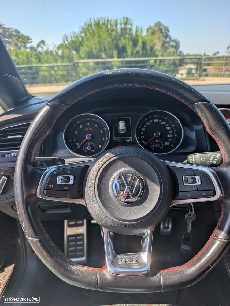 VW Golf GTI BlueMotion - 11