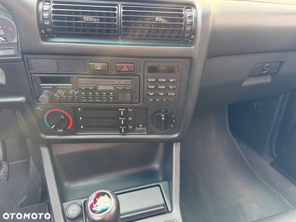 BMW Seria 3 325i - 12