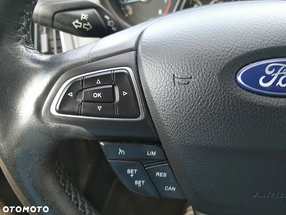 Ford Focus 1.0 EcoBoost Titanium - 34