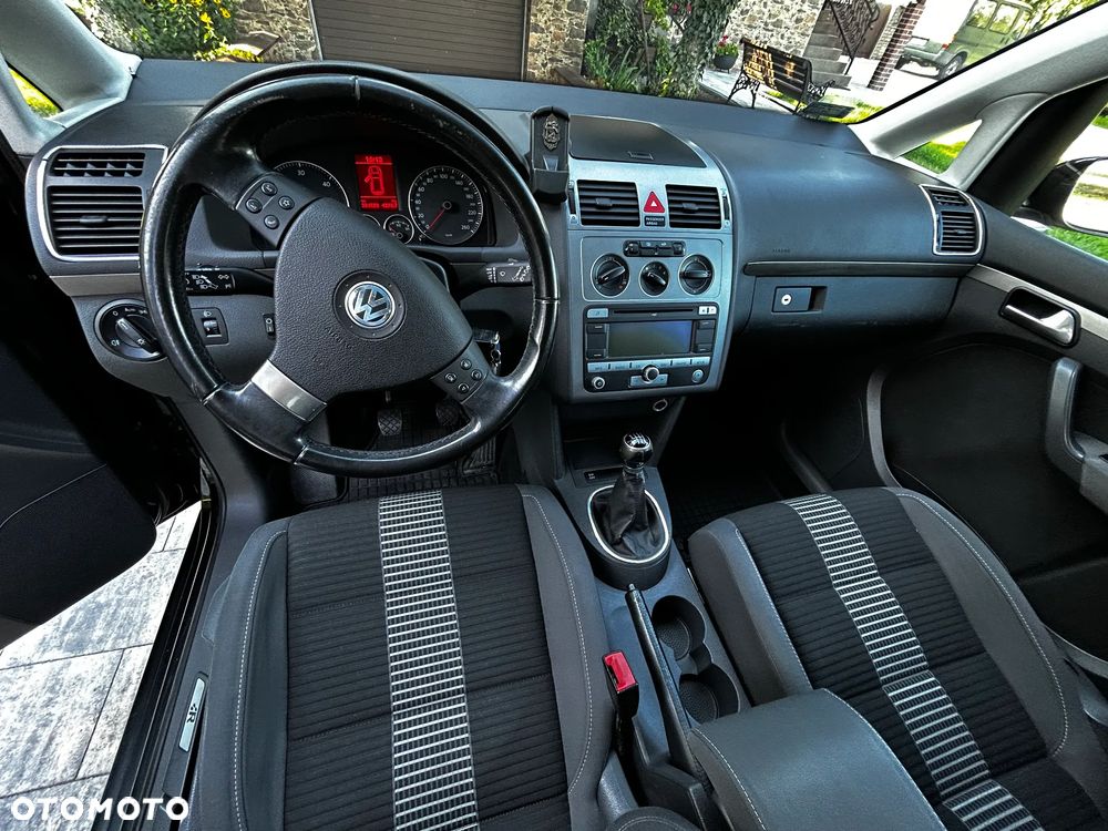 Volkswagen Touran 2.0 TDI Q-Line - 7