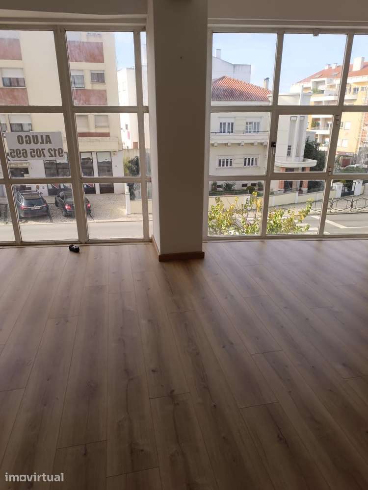 Loja para arrendamento no centro de Torres Vedras - Grande imagem: 2/9