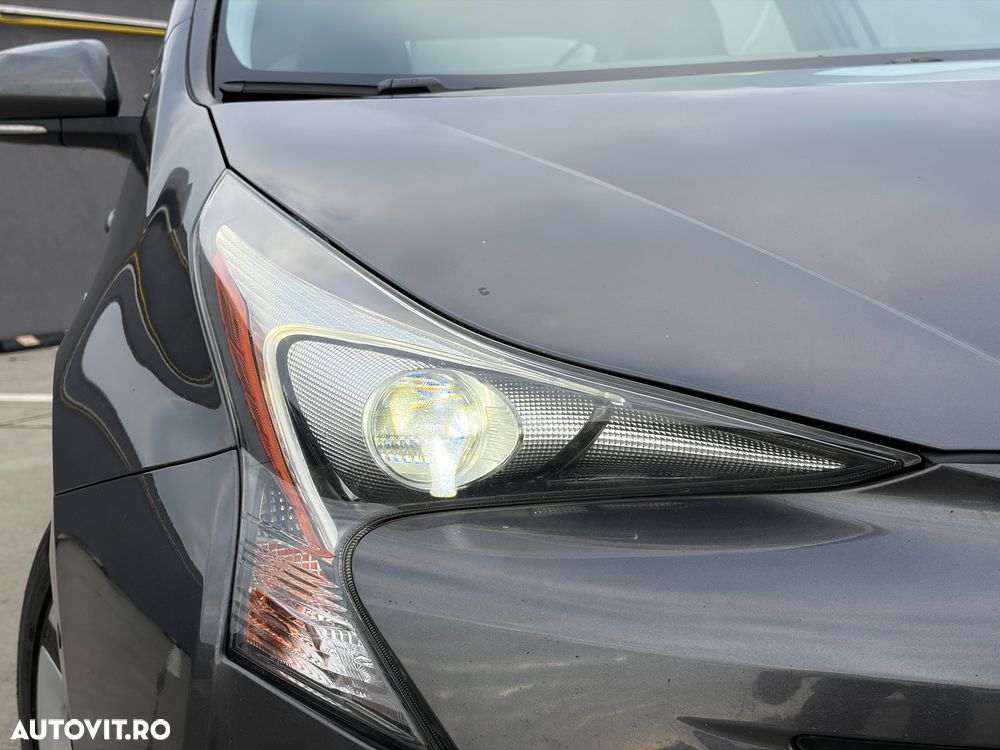 Toyota Prius (Hybrid) Executive - 10