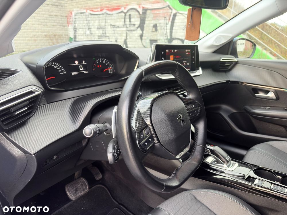 Peugeot 208 - 19