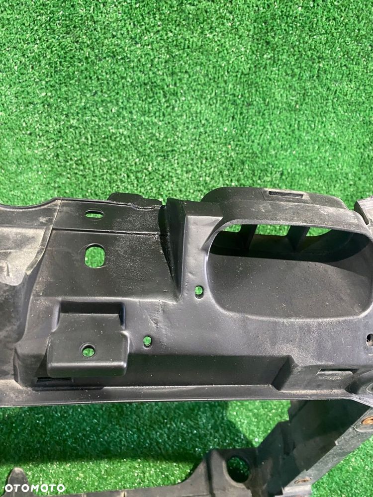 PAS PRZEDNI FORD FIESTA MK7 - 4