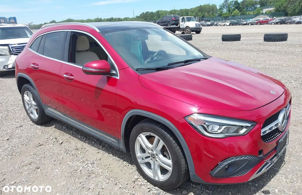 Mercedes-Benz GLA 250 8G-DCT AMG Line - 2