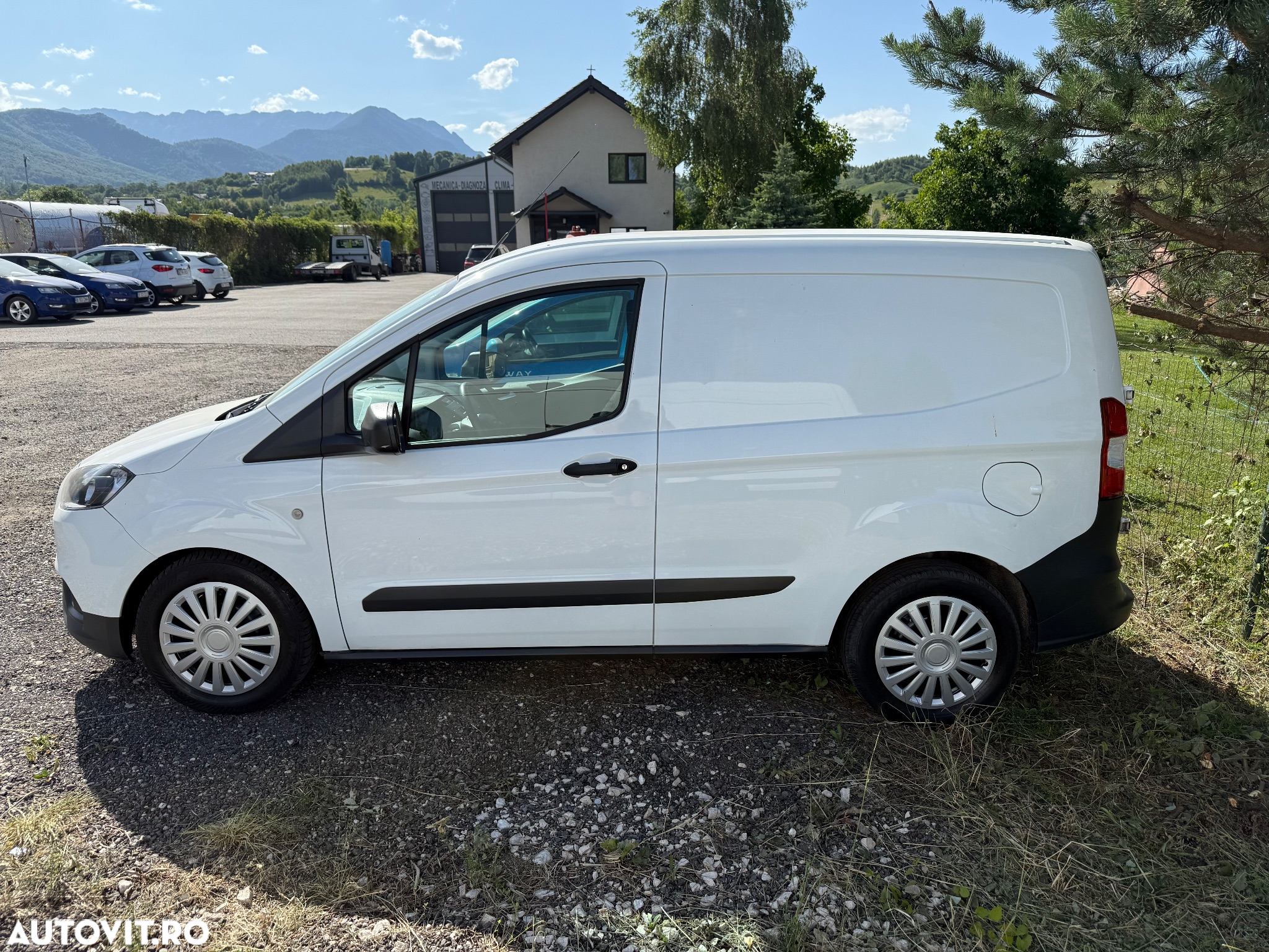 Ford Courier - 2