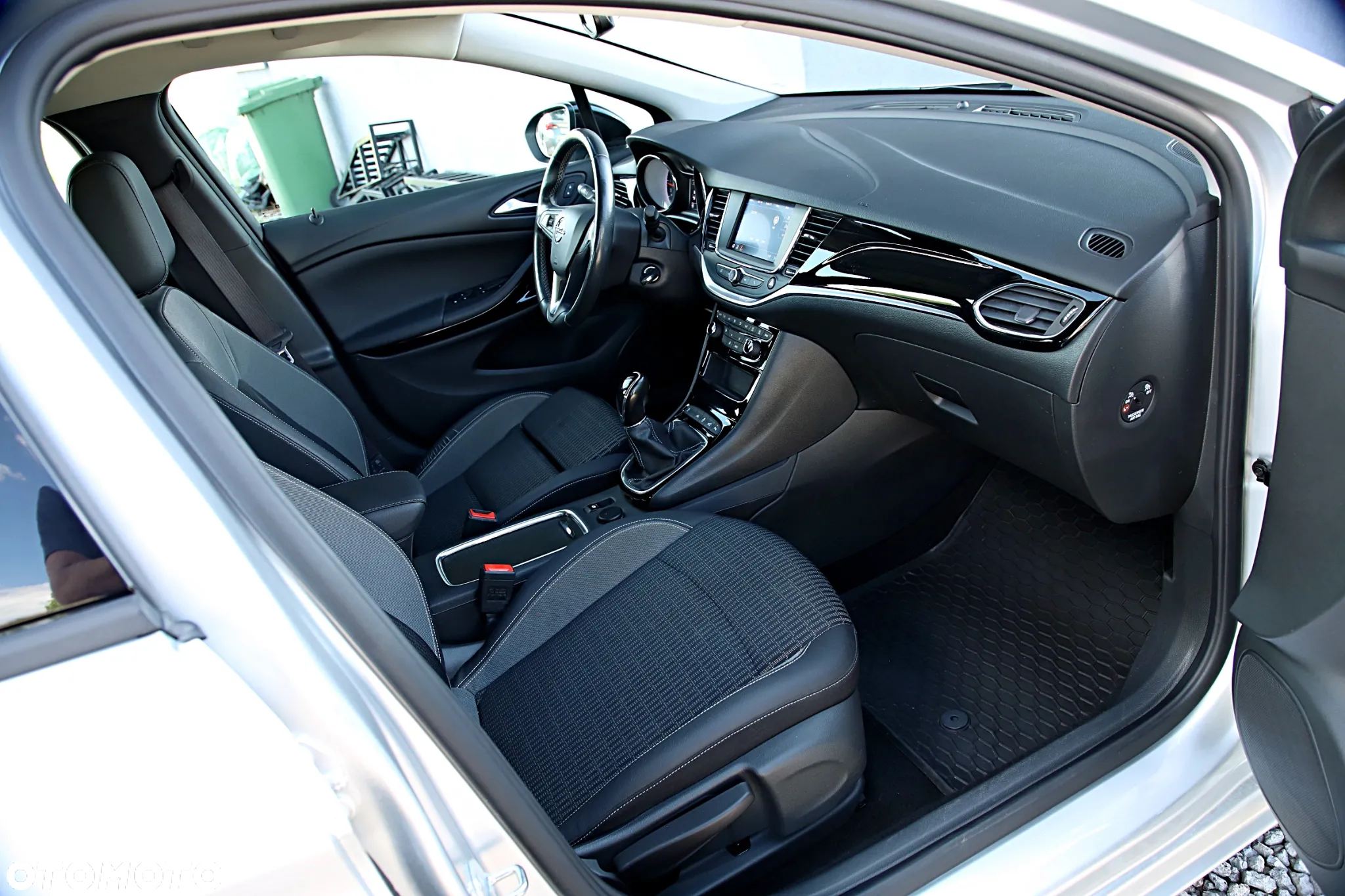 Opel Astra V 1.2 T Elegance S&S - 23