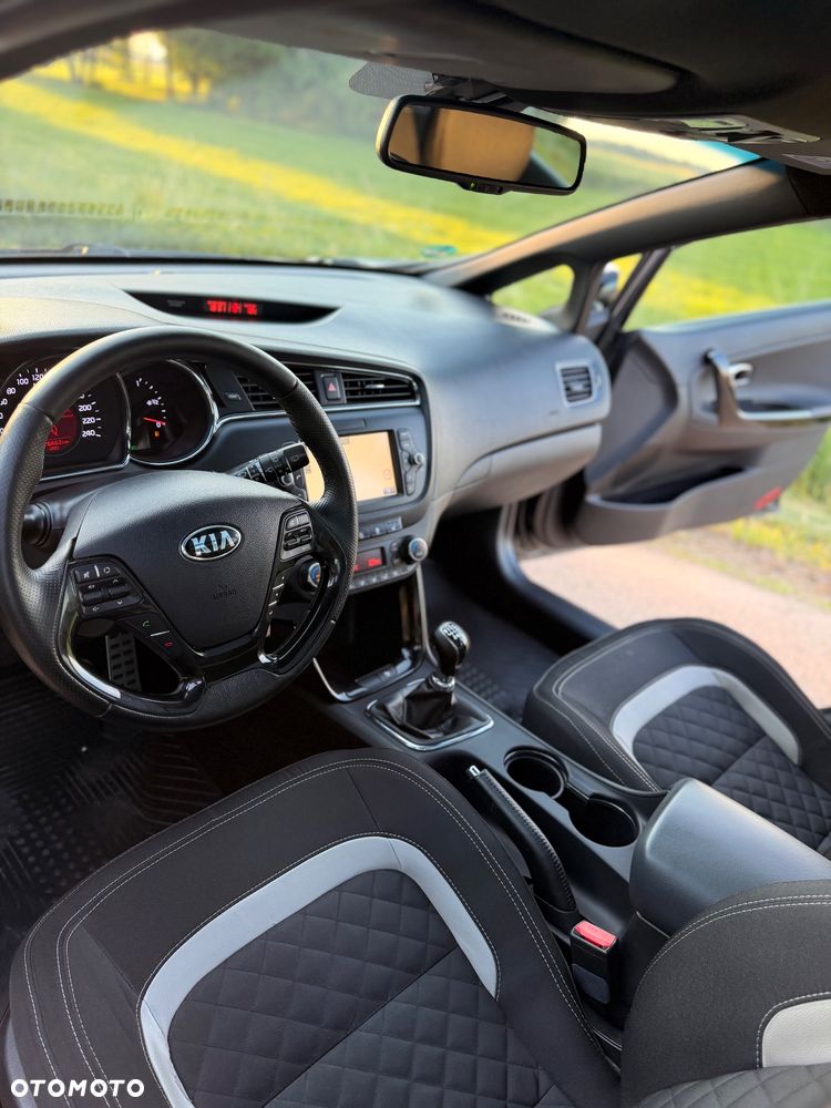 Kia Ceed 1.6 CRDi 136 ISG GT Line - 12