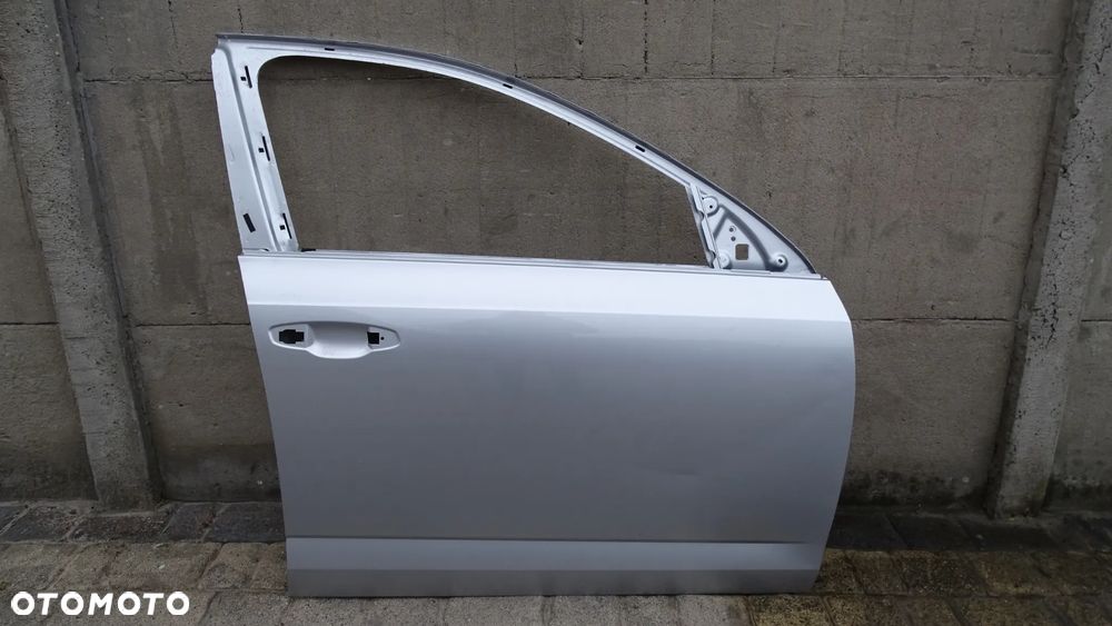 SKODA OCTAVIA III 5E0 - drzwi przednie prawe - 1
