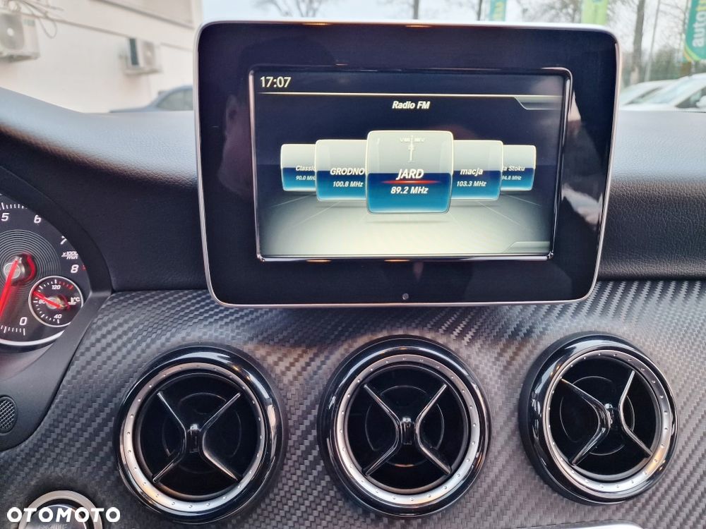 Mercedes-Benz GLA - 35