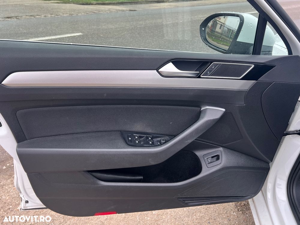 Volkswagen Passat Variant 2.0 TDI DSG (BlueMotion Technology) Comfortline - 10