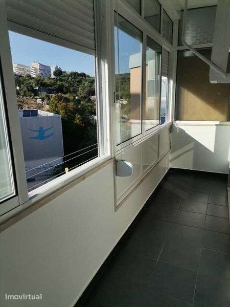 Ajuda T2 remodelado, prédio com elevador - Grande imagem: 5/11