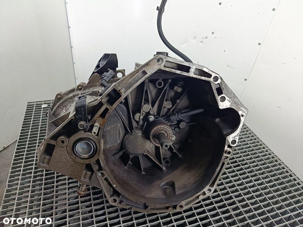 SKRZYNIA BIEGÓW MANUALNA 6 RENAULT MEGANE III TL4030 1.6 16V 110KM - 1