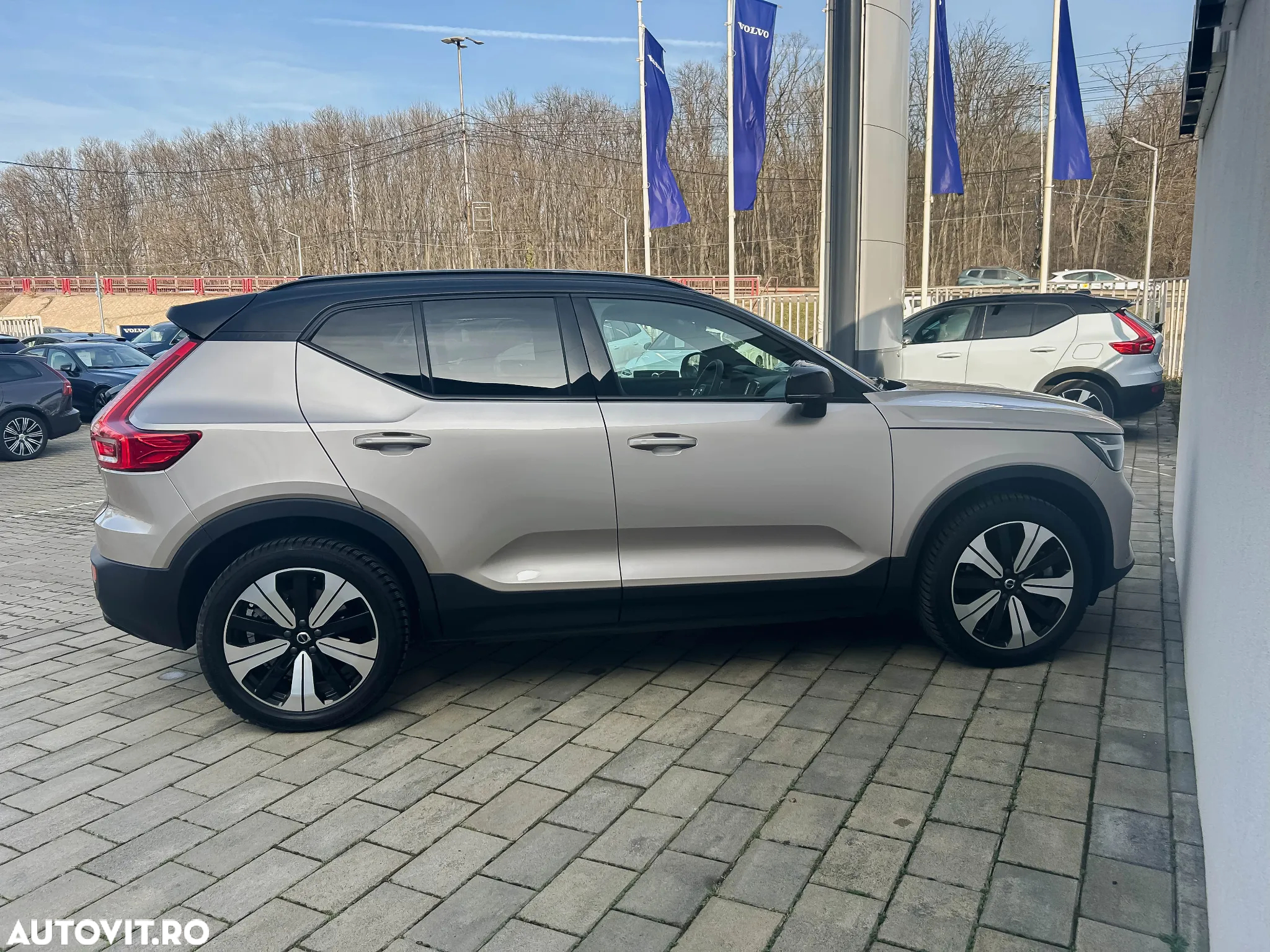 Volvo XC 40 Recharge Twin Motor AWD Plus - 6