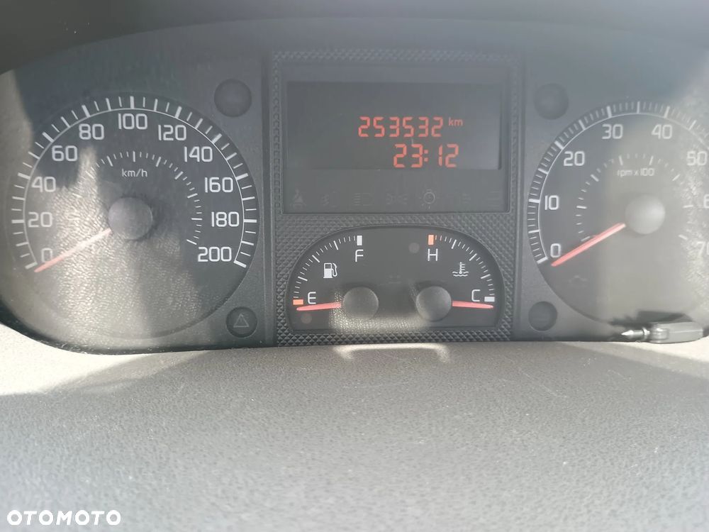 Fiat Idea 1.4 16V Actual - 6